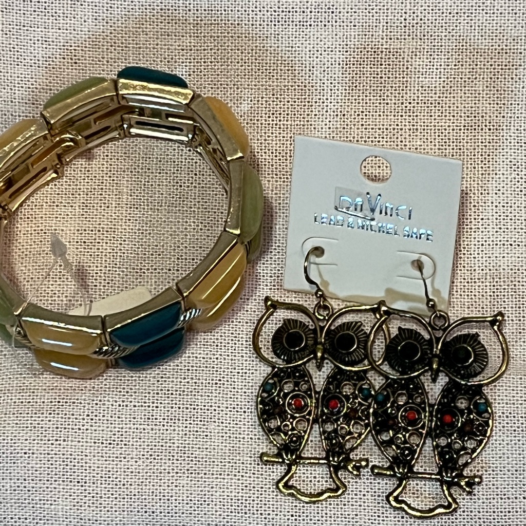 Davinci Bracelet And Earrings Set 15$